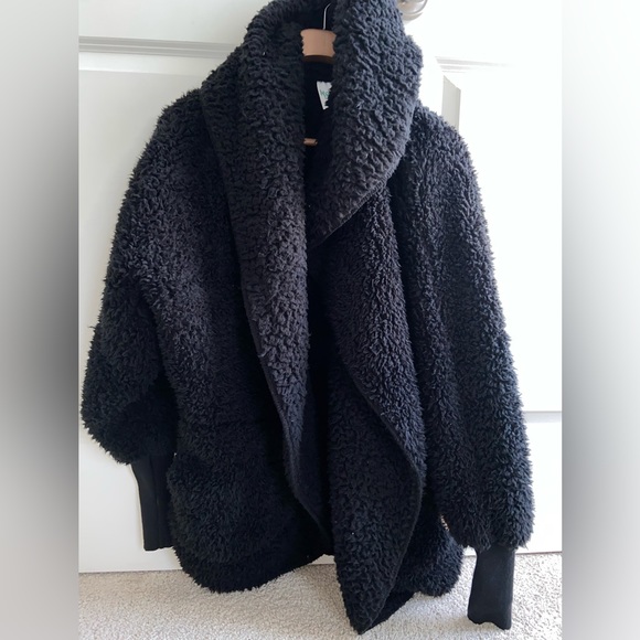 Nordic Beach Jackets & Blazers - ❄️☃️ LIKE NEW NORDIC BEACH BLACK SUPER SOFT COZY OVERSIZED ONE SIZE SHAW HOODIE